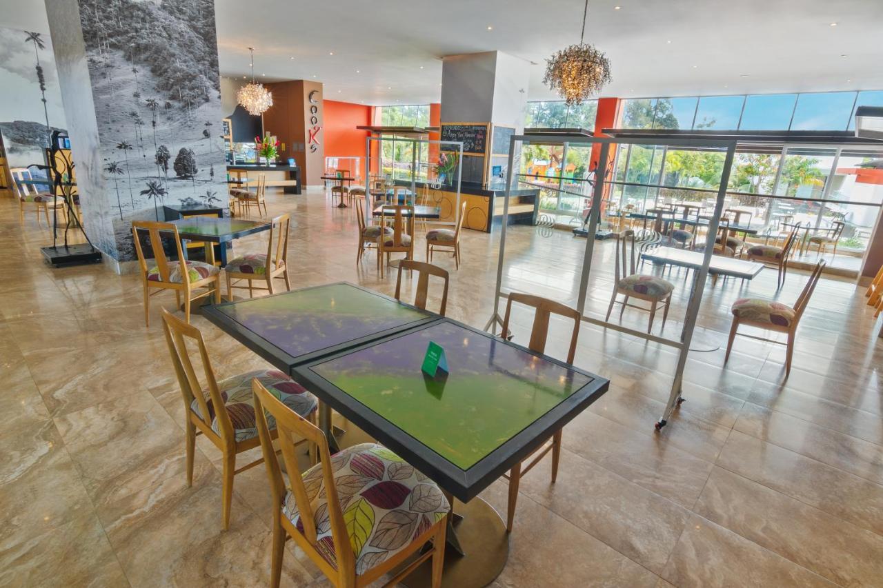 Sonesta Hotel Pereira Cerritos Exterior photo The interior of the restaurant