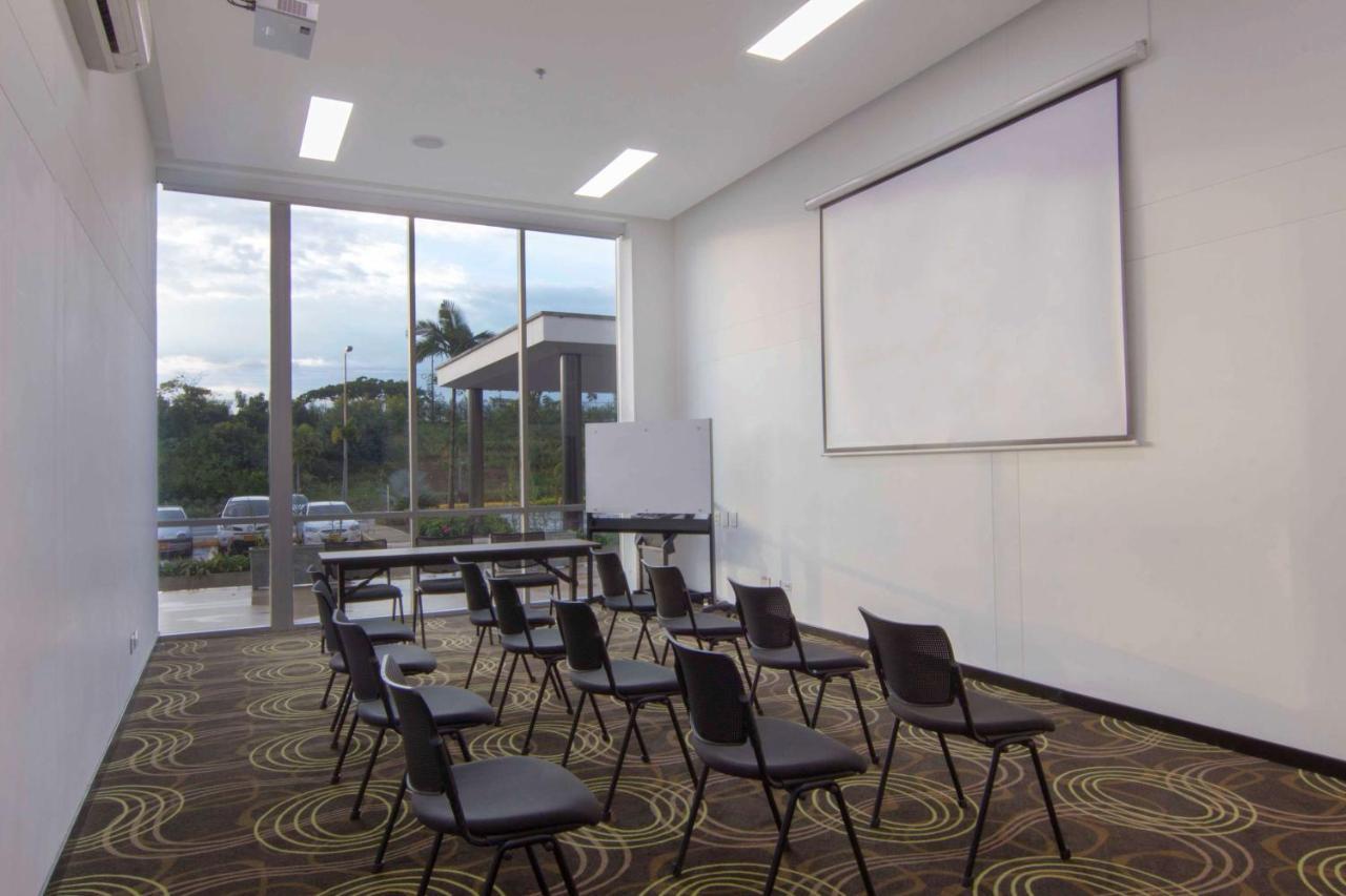 Sonesta Hotel Pereira Cerritos Exterior photo A meeting room at the University of the Sunshine Coast