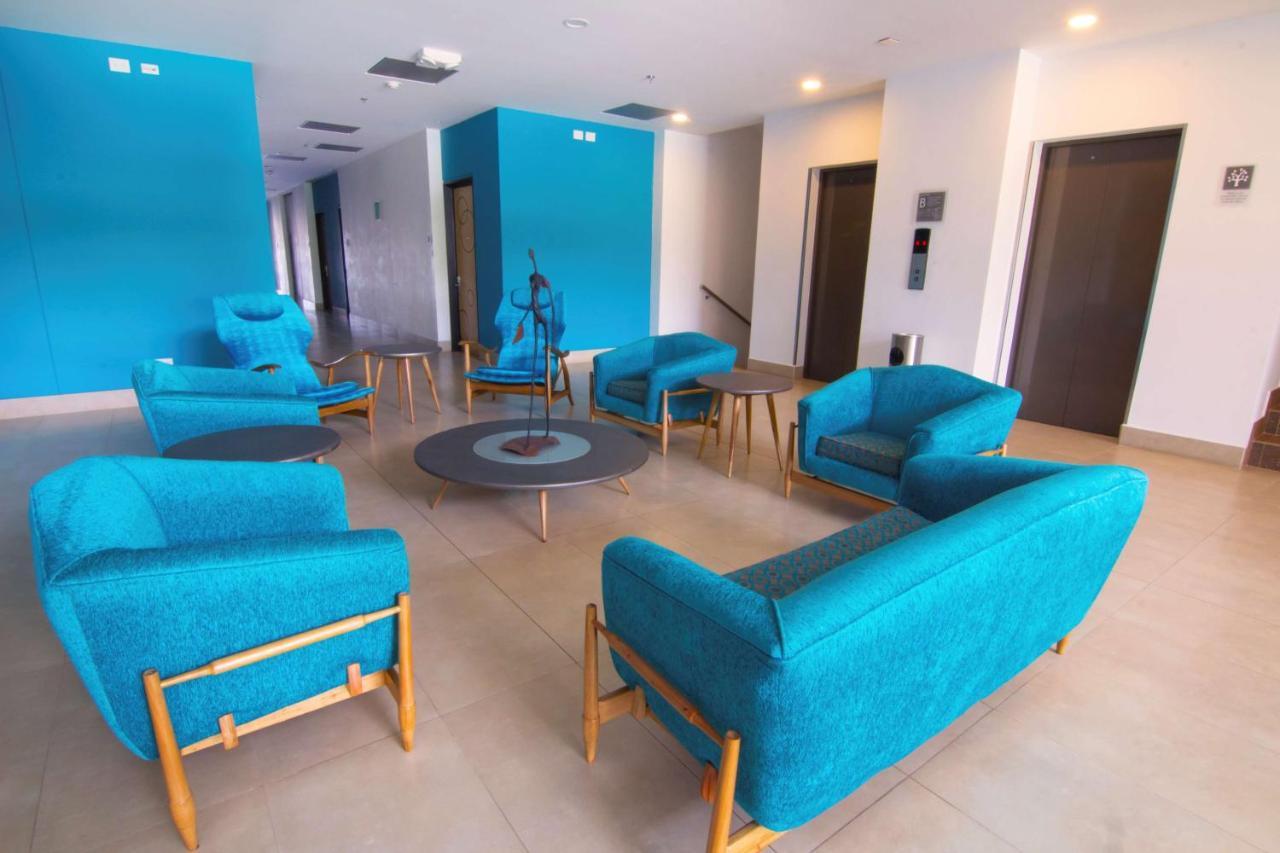 Sonesta Hotel Pereira Cerritos Exterior photo The lobby of the hotel