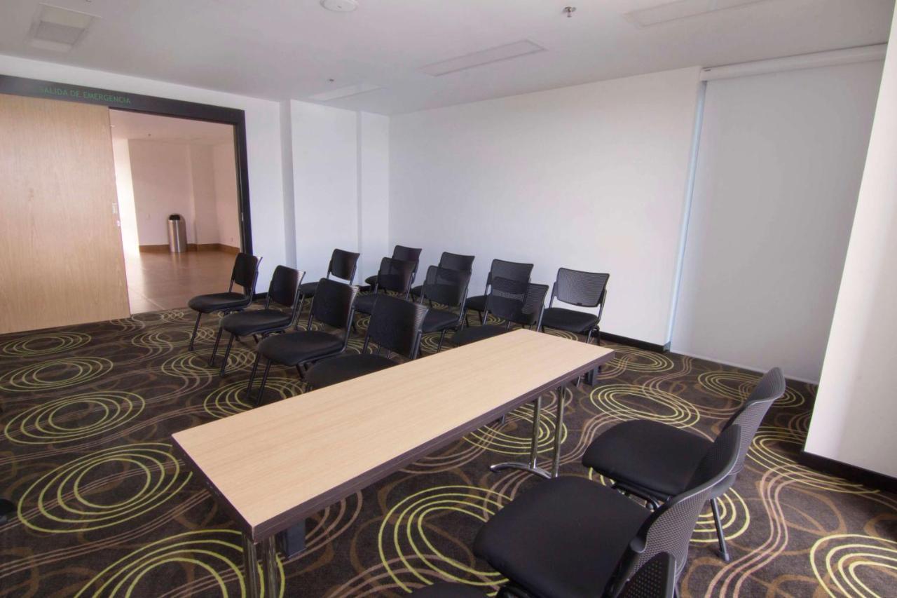 Sonesta Hotel Pereira Cerritos Exterior photo A meeting room at the hotel