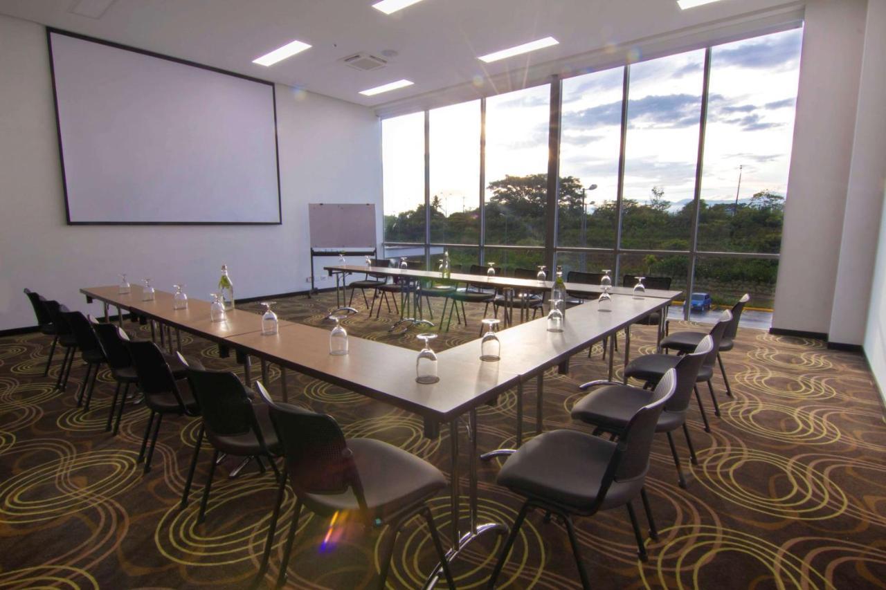 Sonesta Hotel Pereira Cerritos Exterior photo Meeting room