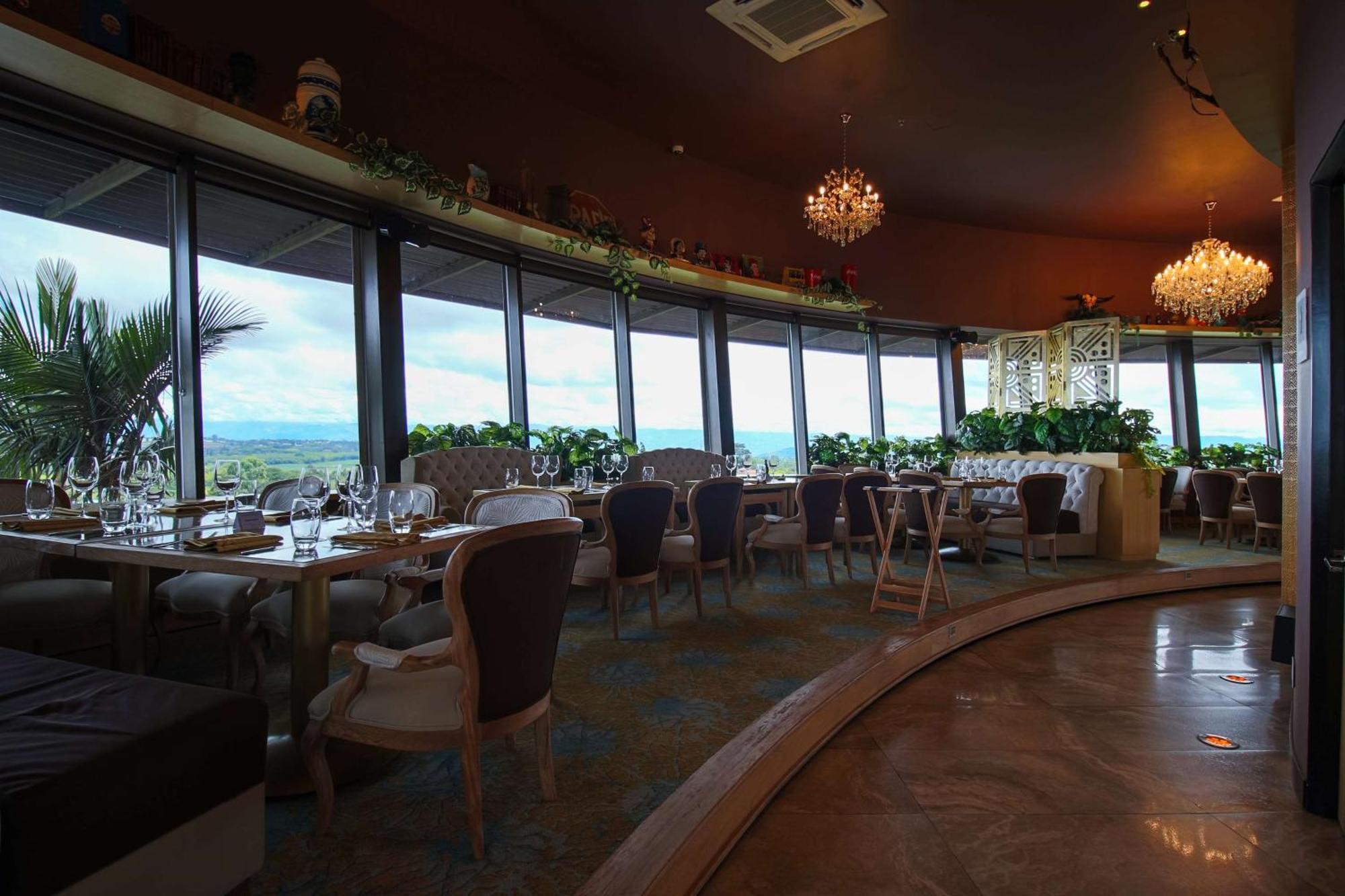 Sonesta Hotel Pereira Cerritos Exterior photo The restaurant