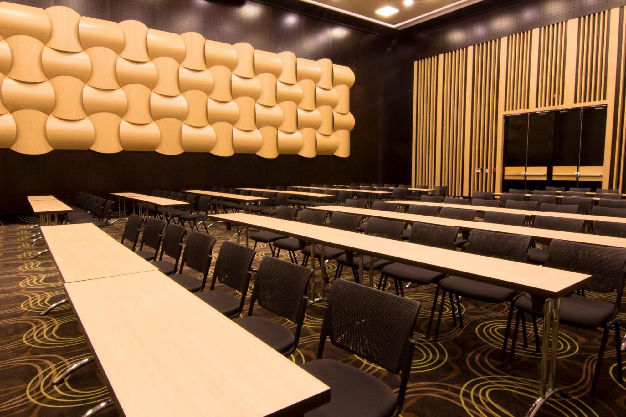 Sonesta Hotel Pereira Cerritos Exterior photo The meeting room